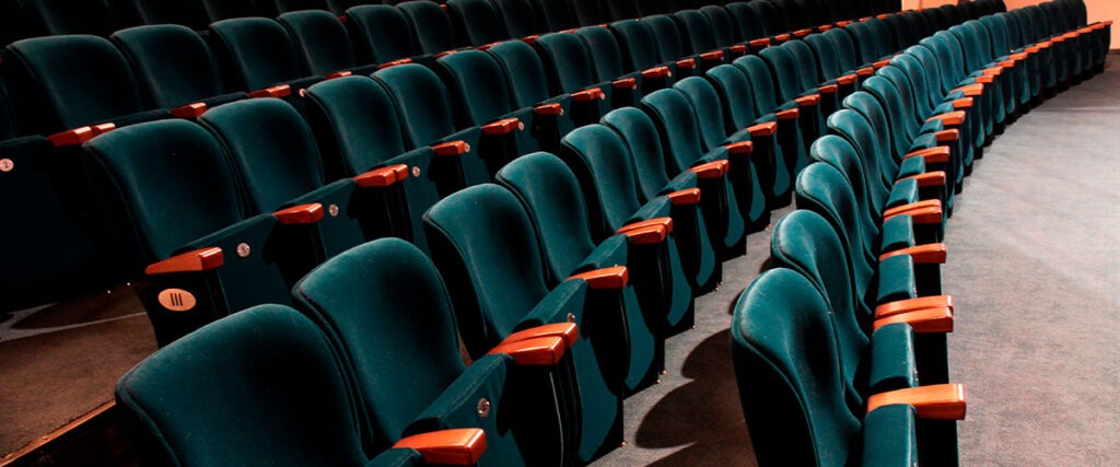 Oscar Teater, Biograf og Konferencestol